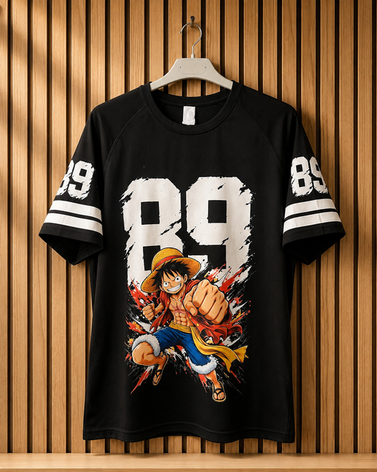 Camiseta negra personalizada con estampado en la parte trasera