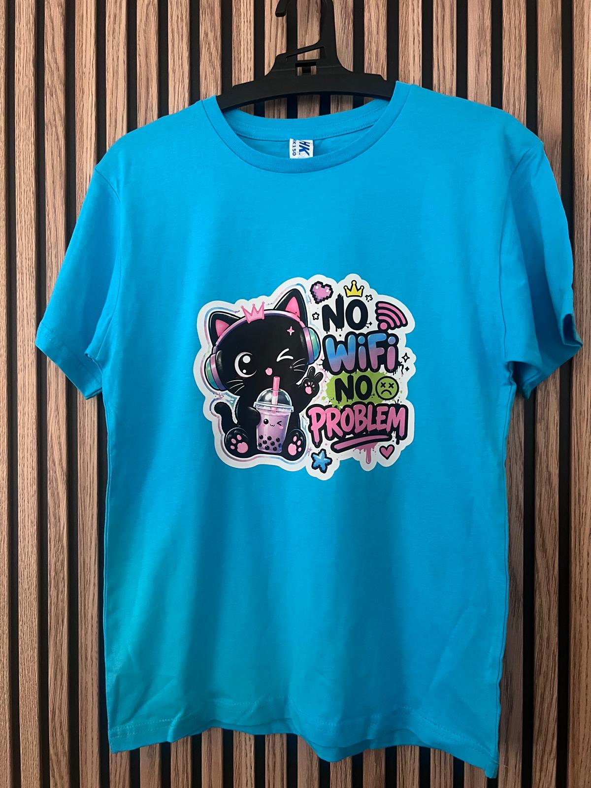 Camiseta infantil azul con diseño No WiFi, No Problem